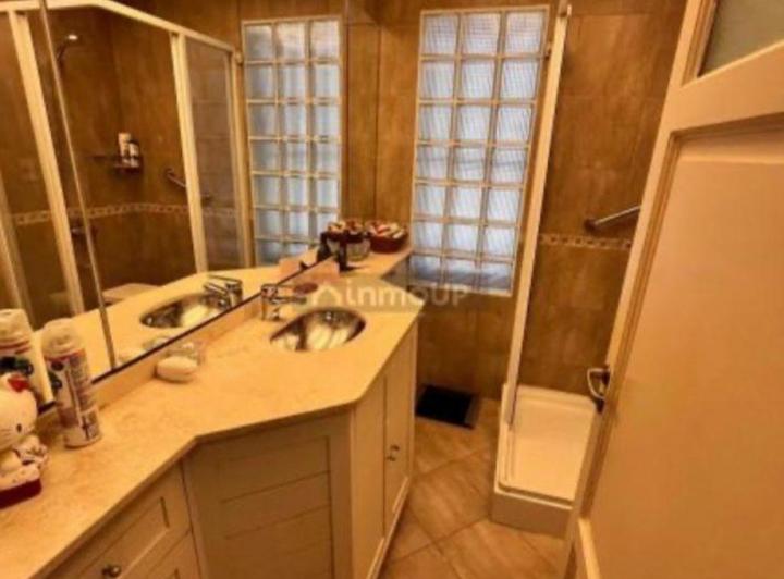 Casa · 250m² · 6 Ambientes