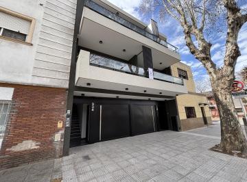 PH · 175m² · 4 Ambientes · 2 Cocheras · PH en Mataderos