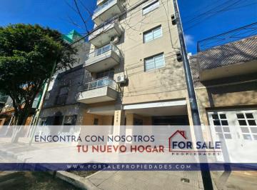 Departamento de 1 ambiente, Monte Castro · Semipiso 1 y 1/2 Ambientes, Al Frente con Balcón