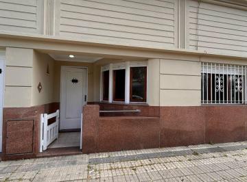 Casa de 3 ambientes, La Plata · Alquiler | Casa de 2 Dorm. con Patio y Cochera