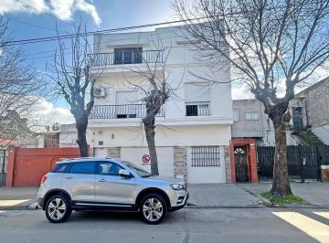 PH · 132m² · 4 Ambientes · 2 Cocheras · Villa Lugano Vivienda con Local o Garag en Block
