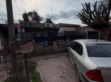 Casa de 3 ambientes, Berazategui · Casa de 300 m² con 2 Dorm. en Venta en Juan María Gutiérrez