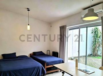 PH · 42m² · 1 Ambiente · 1 Cochera · 76 Entre 10 y 11. Monoambiente en PH con Cochera en Venta