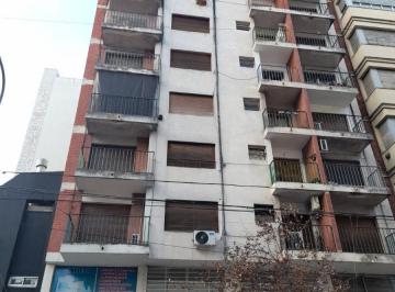 Departamento de 2 ambientes, La Plata · Departamento 45 y 6 Living Comedor, Cocina, Baño con Bañera, Dormitorio, Balcón, Al Frente.