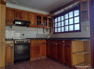 Casa de 6 ambientes, Córdoba · Vendo Casa 3 Dorm. - Ameghino Sur - Oportunidad!