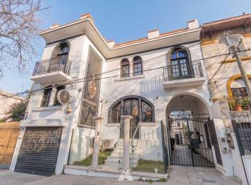 Casa · 186m² · 8 Ambientes · 1 Cochera · Venta Casa en PH Punta Carretas con Garaje