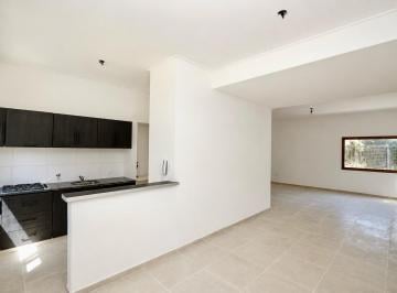 Casa · 95m² · 3 Ambientes · 2 Cocheras · Dúplex a Estrenar en Venta en Manuel B Gonnet con Jardín, 2 Dorm. y 2 Cocheras