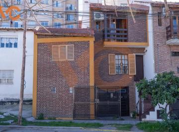 Casa de 7 ambientes, Neuquén · Venta Triplex en Santa Genoveva - Neuquén
