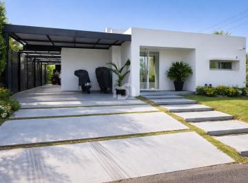 Casa · 120m² · 4 Ambientes · 2 Cocheras · Casa en Alquiler en San Eduardo, Pilar del Este, Pilar