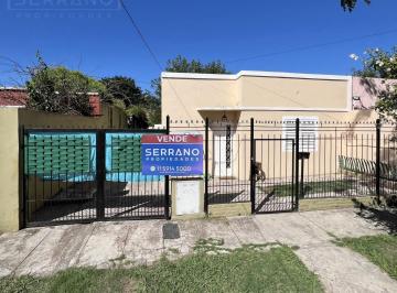 Casa · 55m² · 3 Ambientes · 2 Cocheras · Venta o Permuta Casa 3 Amb con Excelente Ubicación. Lanusse
