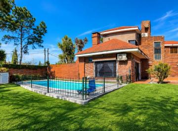Casa · 264m² · 4 Ambientes · 2 Cocheras · Venta Casa Punta Gorda Vivienda o Empresa