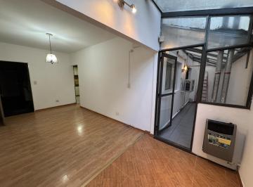 Departamento · 60m² · 3 Ambientes · Hermoso Departamento con Amplio Patio Cubierto - Lavadero - Aire Acondicionado