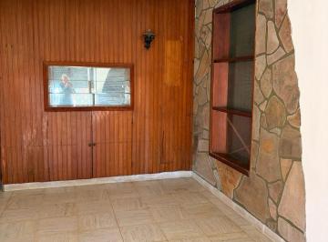 Casa de 4 ambientes, La Plata · Casa en Gonnet. Amplio Jardin con Pileta. Dos Dorm.