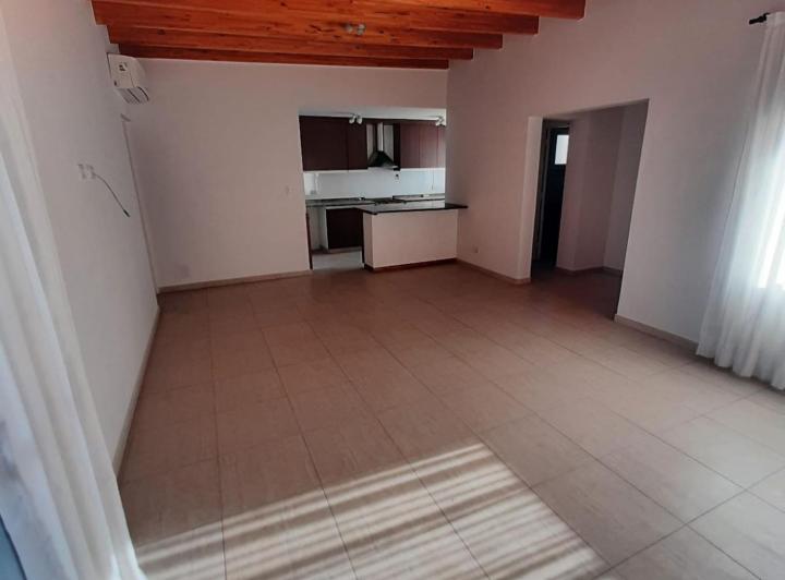 Casa · 140m² · 4 Ambientes · 1 Cochera