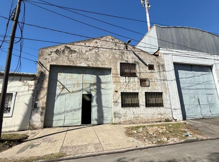 Depósito · 220m² · 1 Ambiente · 1 Cochera