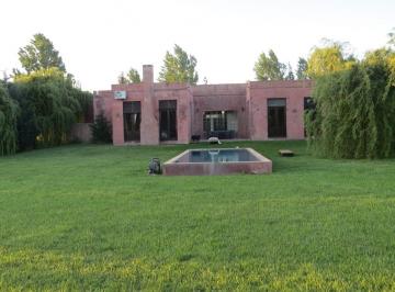 Casa · 350m² · 8 Ambientes · Casa en Alquiler, Barrio Cerrado El Malacate, Capilla del Señor