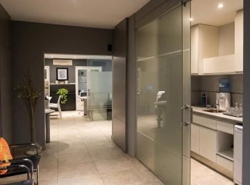 Oficina comercial · 45m² · 2 Ambientes · Venta Oficina en Quilmes Centro Sobre Plaza La Cruz