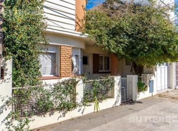 Casa · 280m² · 5 Ambientes · 1 Cochera · Casa en Venta Barrio Universitario