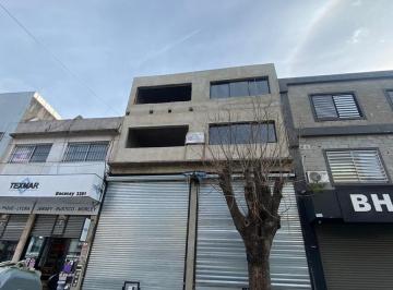 Local comercial · 350m² · 4 Ambientes · Alquiler Local de 350 m² en Flores Textil