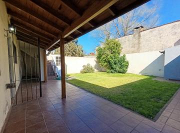 Casa · 159m² · 5 Ambientes · 3 Cocheras · Venta Casa 5 Amb. Parque y Cocheras. Castelar Norte
