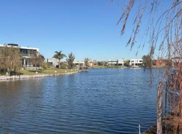 Terreno · 879m² · Lote 879 m² con Frente Amplio a Laguna Principal