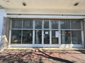 Local comercial de 1 ambiente, Lomas de Zamora · Local Al Frente de 200 m²