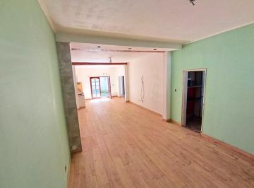 PH · 130m² · 4 Ambientes · 1 Cochera · Venta PH 4 Ambientes + Coch/patio Se Escucha Oferta