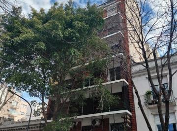 Departamento de 4 ambientes, Caballito · Elodoro Lobos 440 - Frente con Balcón Corrido. Luminoso