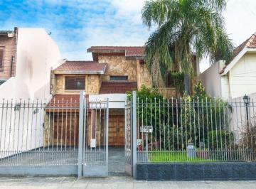 Casa · 275m² · 6 Ambientes · 3 Cocheras · Venta Casa Tapiales 6 Amb Piscina Quincho Cochera