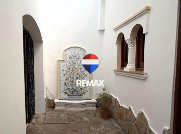 Casa · 251m² · 4 Ambientes · Alquiler Casa 3 Dorm - Dean Funes Centro, Salta