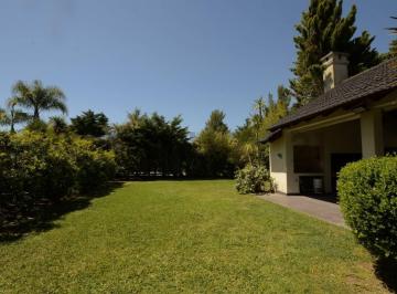 Casa · 260m² · 5 Ambientes · 2 Cocheras · Casa en Venta en El Lauquén Club de Campo – Excelente Calidad Constructiva