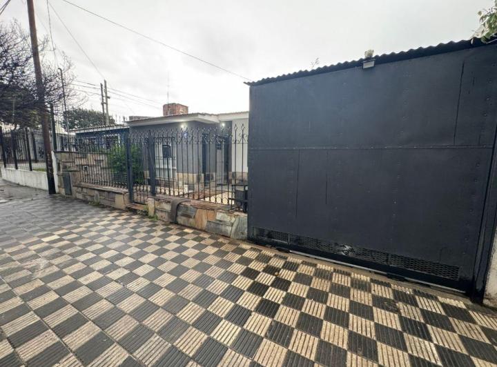 Casa · 100m² · 7 Ambientes · 3 Cocheras