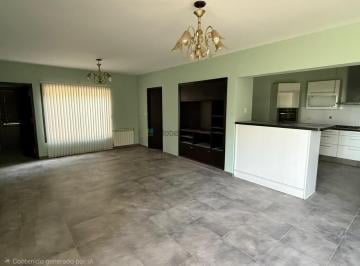 Casa · 265m² · 6 Ambientes · 2 Cocheras · Casa de 3 Dorm. a La Venta en Lunlunta