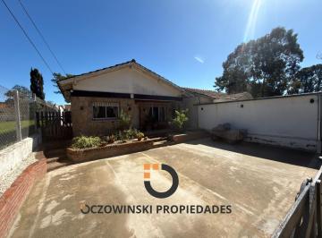 Casa · 145m² · 3 Ambientes · 1 Cochera · Venta de 3 Uf, Casa + Depto + Duplex (Villa Gesell)