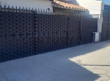 Casa · 303m² · 6 Ambientes · Amplia Casa en Venta en Gutierrez Maipú