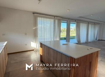 Casa · 320m² · 5 Ambientes · 2 Cocheras · Alquiler Casa en Fincas del Alba. Canning