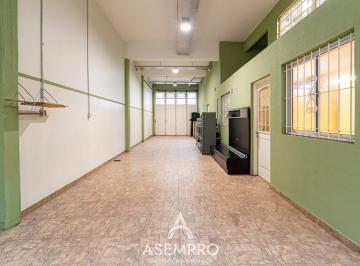 Bodega-Galpón · 250m² · 6 Ambientes · 3 Cocheras · Edificio en Block | Lote Propio | Multifamiliar Y/o Comercial | Excelente Estado