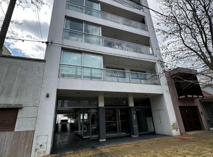 Departamento · 84m² · 7 Ambientes · 1 Cochera