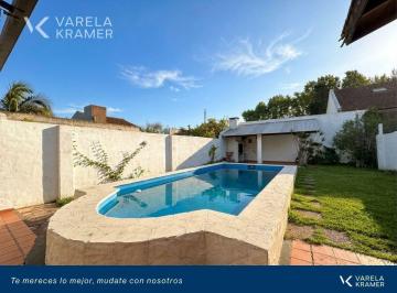 Casa · 160m² · 5 Ambientes · 2 Cocheras · Casa en Venta en Martinez