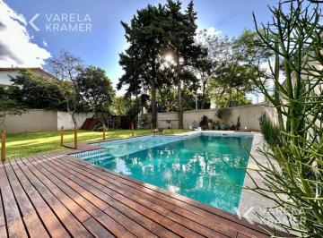 Casa · 364m² · 6 Ambientes · 1 Cochera · Casa en Venta en La Lucila