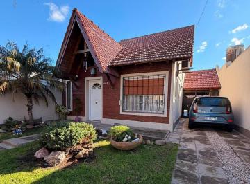 Casa · 200m² · 4 Ambientes · 2 Cocheras · Casa de 4 Ambientes - Ituzaingó Norte