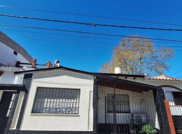 Casa · 120m² · 4 Ambientes · Casa 3 Dorm. Sarmiento 4491