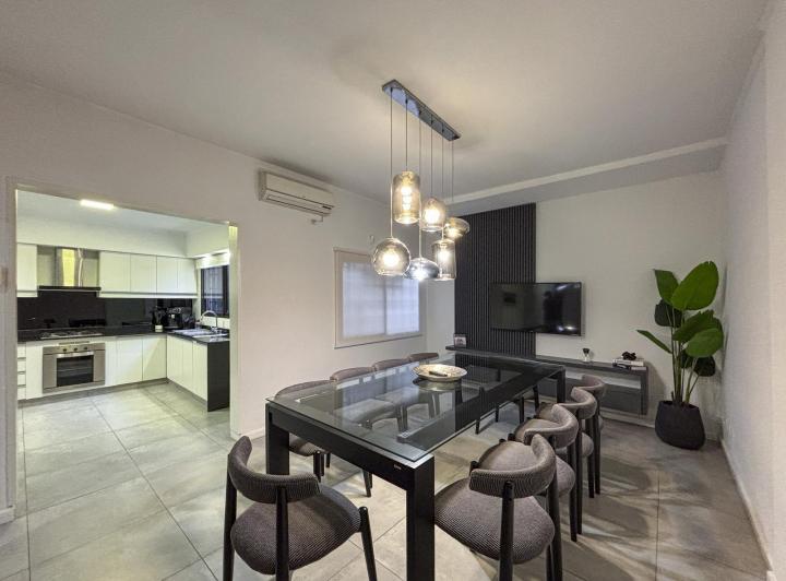 Casa · 154m² · 7 Ambientes · 1 Cochera