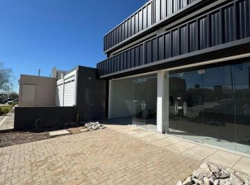 Local comercial , Córdoba · Alquilamos Salón Completo en Docta Av Sobre Av Principal.