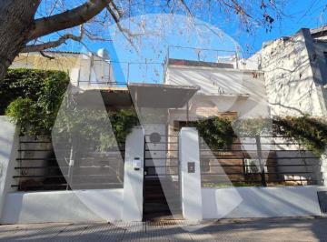 Casa · 135m² · 4 Ambientes · Casa en Dos Plantas con Patio y Terraza en Belgrano R