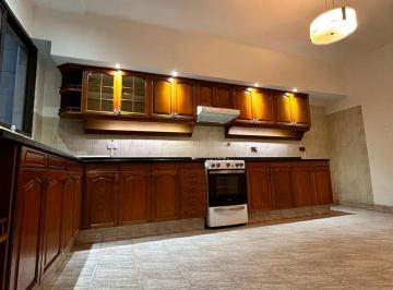 Casa · 137m² · 7 Ambientes · 1 Cochera · Venta Casa en Arroyito Cochera