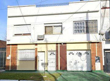 PH de 3 ambientes, Quilmes · Casa PH en Venta Apta Crédito - 3 Amb | Garage, Patio y Fondo Libre