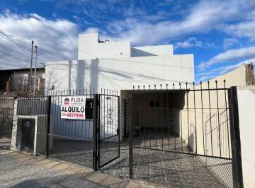 Casa · 3 Ambientes · 1 Cochera · Casa 2 Dorm. C/ Cochera y Parrilla - Hilario Cuadros 2536 Nqn