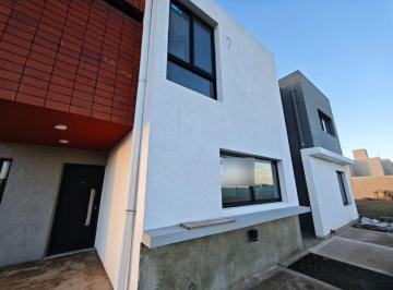 Casa · 82m² · 5 Ambientes · Casa Duplex 3 Dorm. 2 Baños Docta / Nobu