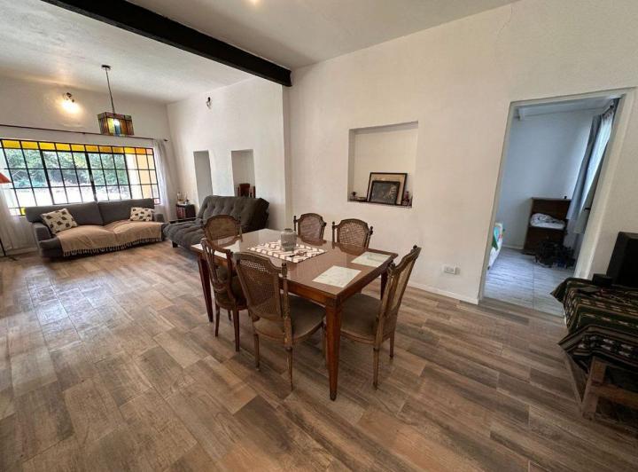 Casa · 200m² · 5 Ambientes · 1 Cochera